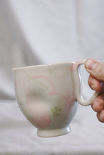 Load image into Gallery viewer, Pinched mug - pink