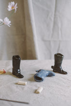 Load image into Gallery viewer, Cowboy boots with spurs