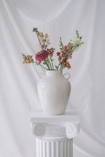 Load image into Gallery viewer, Porcelain vase