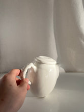 Load image into Gallery viewer, Porcelain teapot