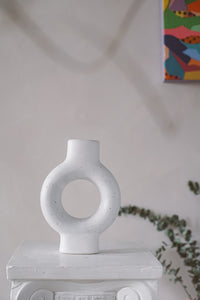 Pedestal ring vase